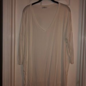 Long sleeve V-Neck shirt